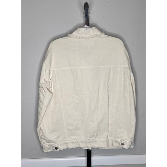 BB Dakota x Steve Madden Oversized Natural Denim Jacket Frayed Collar NWOT - Picture 4 of 7